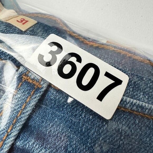 Levis Jeans Womens 31 Blue Wedgie Straight Button Fly Stretch Pockets High Rise - Picture 14 of 14